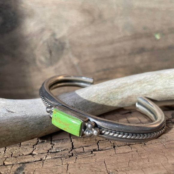 RARE Vintage Signed A.Cadman Navajo Gaspeite & Sterling Silver Cuff Bracelet - Picture 5 of 12